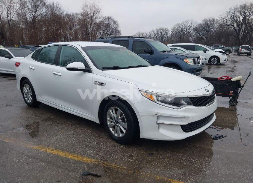 2018 Kia Optima LX (VIN 5XXGT4L39JG187791) main photo