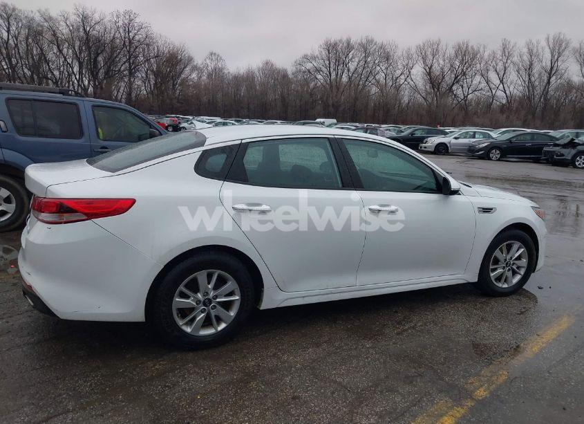 Photo 12 of 2018 Kia Optima LX (VIN 5XXGT4L39JG187791)