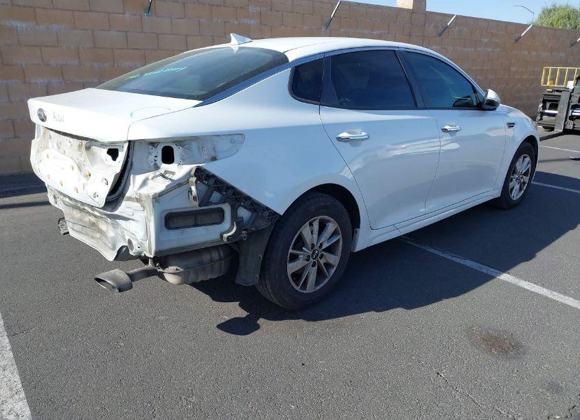 Photo 4 of 2018 Kia Optima LX (VIN 5XXGT4L39JG195325)