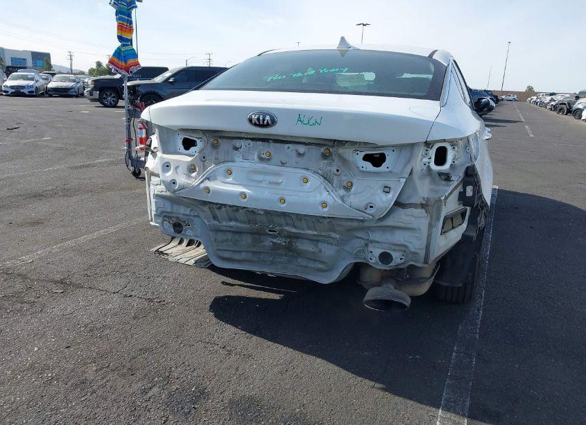 Photo 6 of 2018 Kia Optima LX (VIN 5XXGT4L39JG195325)