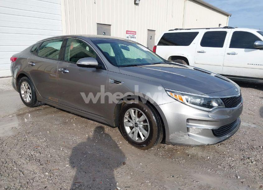 2018 Kia Optima LX (VIN 5XXGT4L39JG199326) main photo