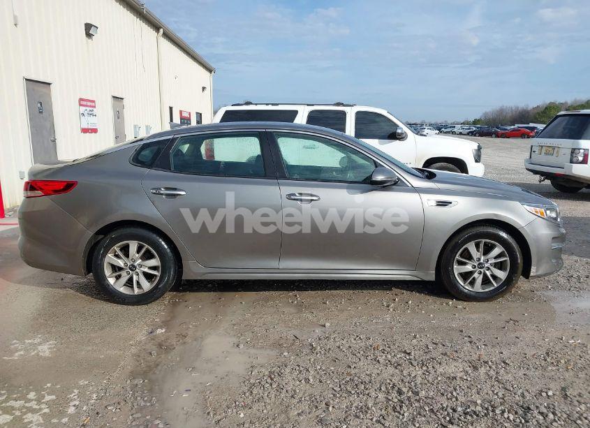 Photo 13 of 2018 Kia Optima LX (VIN 5XXGT4L39JG199326)