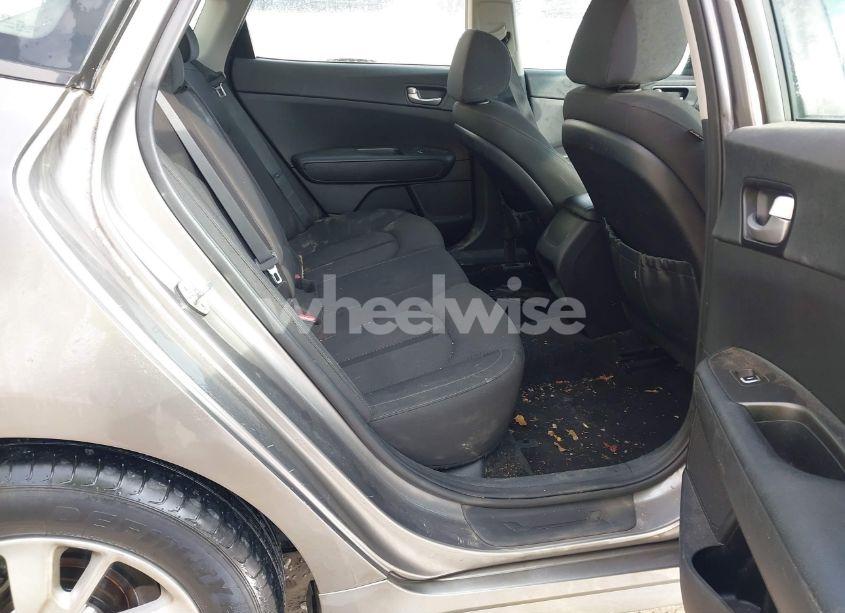 Photo 8 of 2018 Kia Optima LX (VIN 5XXGT4L39JG199326)