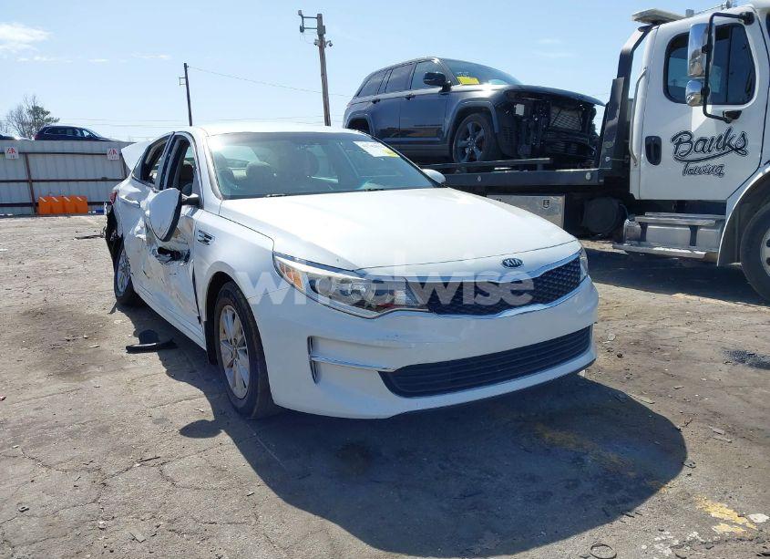 2018 Kia Optima LX (VIN 5XXGT4L39JG200457) main photo