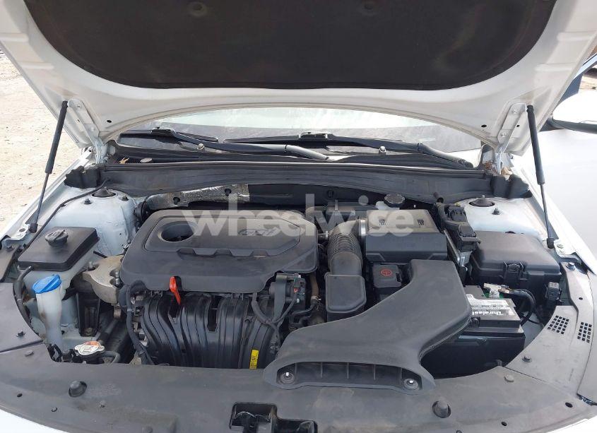 Photo 10 of 2018 Kia Optima LX (VIN 5XXGT4L39JG200457)