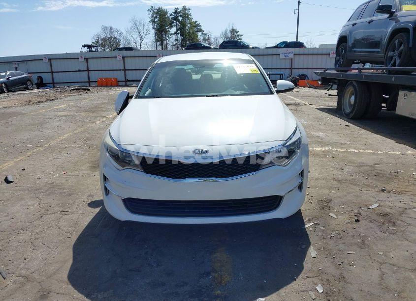 Photo 12 of 2018 Kia Optima LX (VIN 5XXGT4L39JG200457)