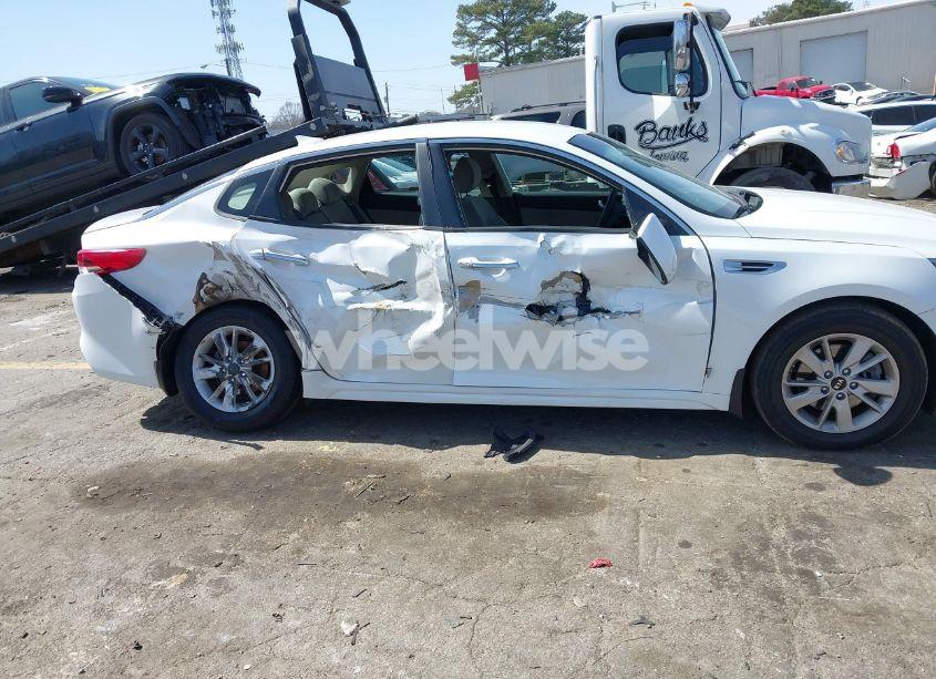 Photo 6 of 2018 Kia Optima LX (VIN 5XXGT4L39JG200457)