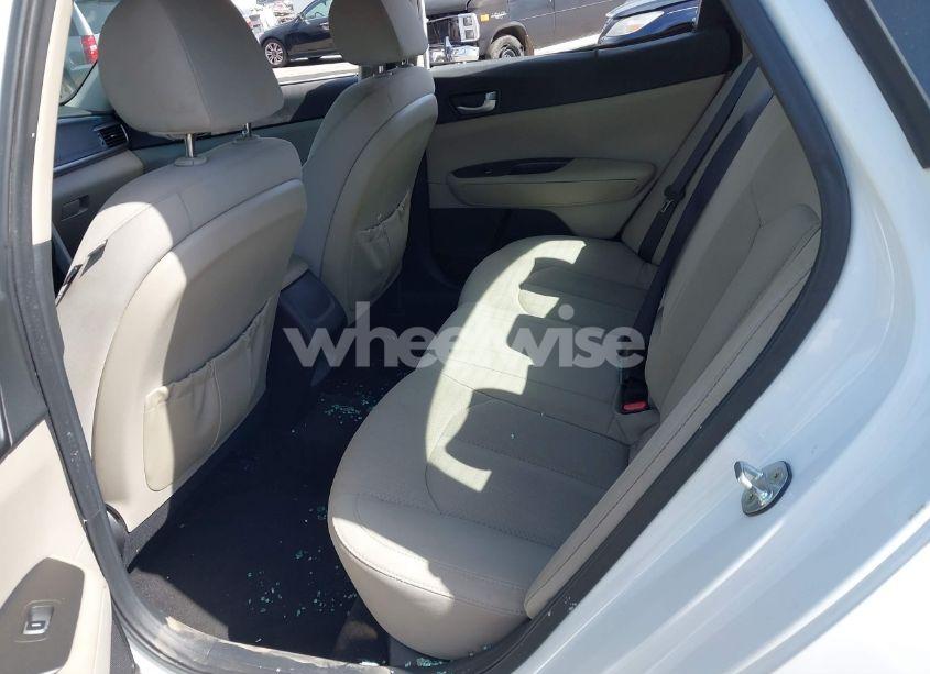 Photo 8 of 2018 Kia Optima LX (VIN 5XXGT4L39JG200457)