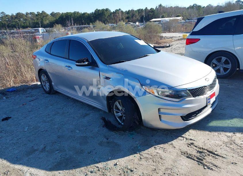 2018 Kia Optima LX (VIN 5XXGT4L39JG212527) main photo