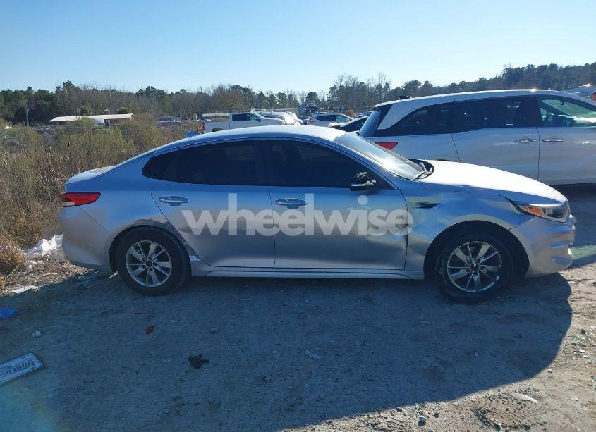 Photo 13 of 2018 Kia Optima LX (VIN 5XXGT4L39JG212527)