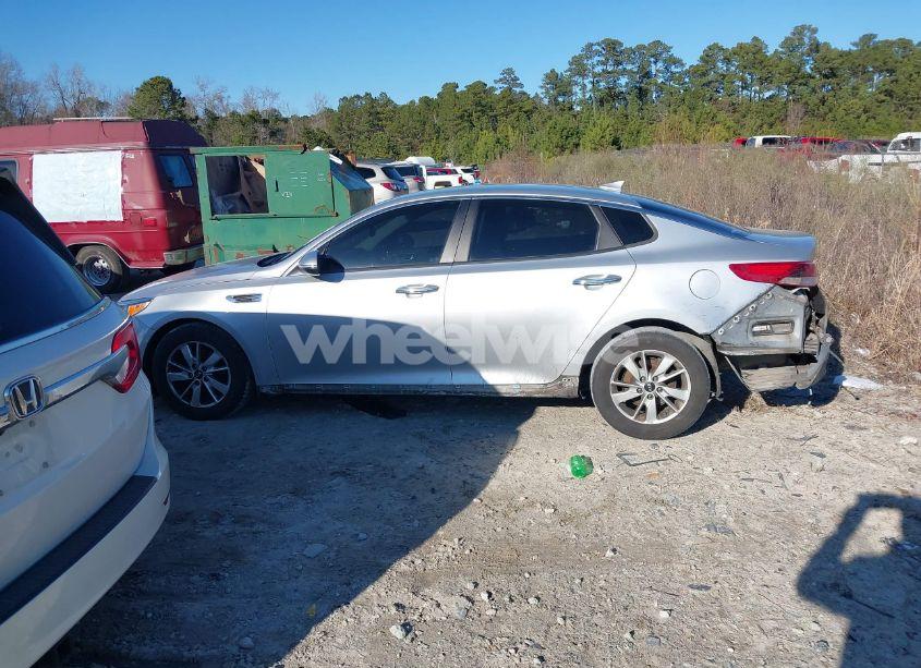 Photo 14 of 2018 Kia Optima LX (VIN 5XXGT4L39JG212527)