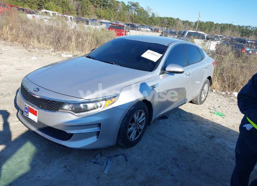 Photo 2 of 2018 Kia Optima LX (VIN 5XXGT4L39JG212527)