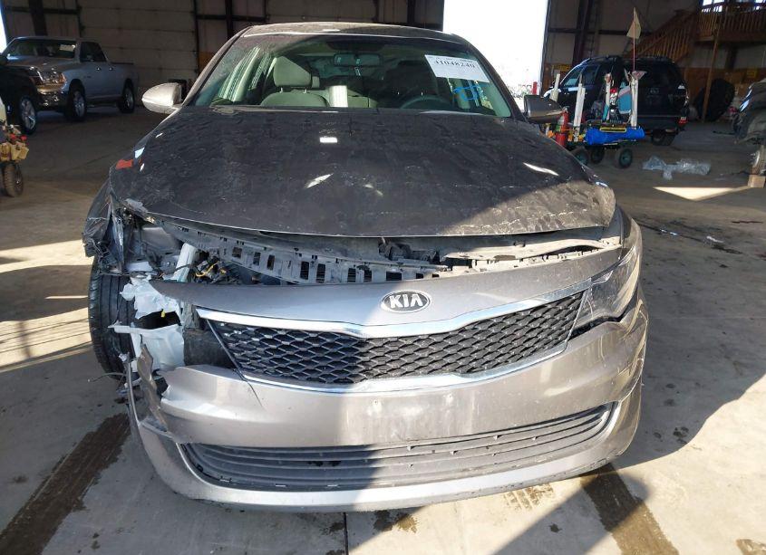 Photo 12 of 2018 Kia Optima LX (VIN 5XXGT4L39JG228601)