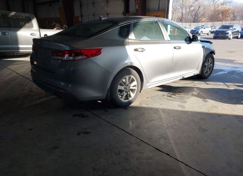 Photo 4 of 2018 Kia Optima LX (VIN 5XXGT4L39JG228601)
