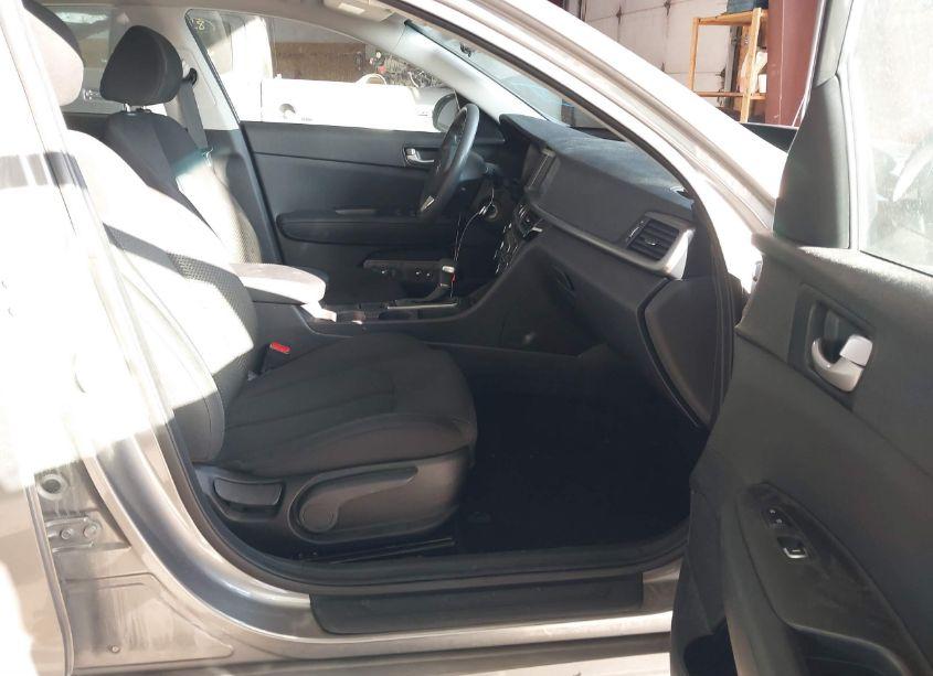 Photo 5 of 2018 Kia Optima LX (VIN 5XXGT4L39JG228601)