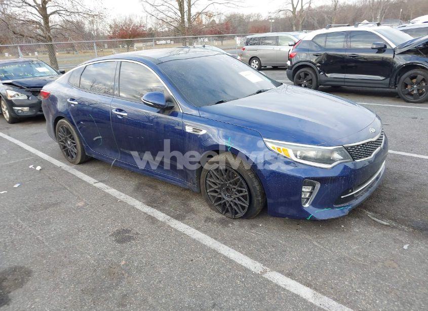 2018 Kia Optima S (VIN 5XXGT4L39JG247293) main photo