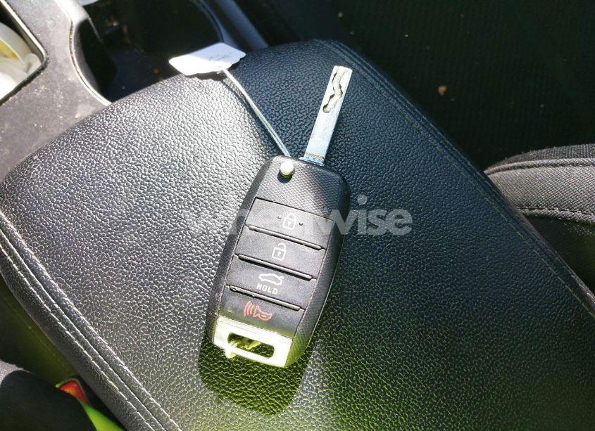 Photo 11 of 2018 Kia Optima LX (VIN 5XXGT4L39JG256348)