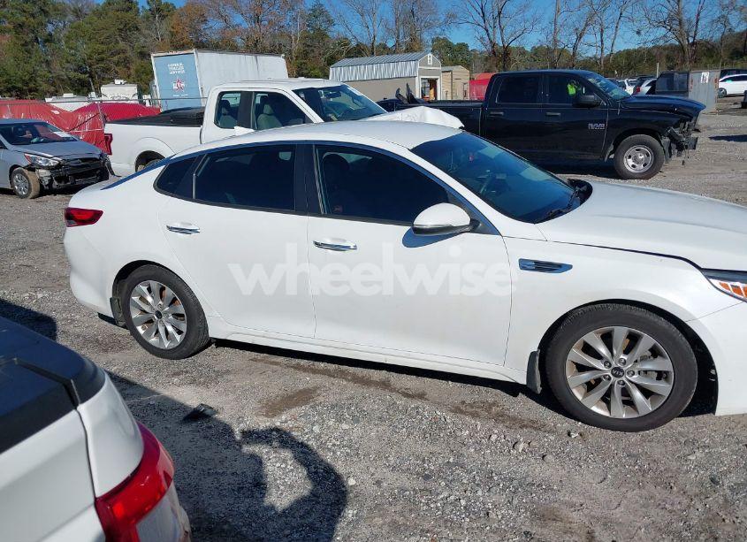 Photo 13 of 2018 Kia Optima LX (VIN 5XXGT4L39JG256348)