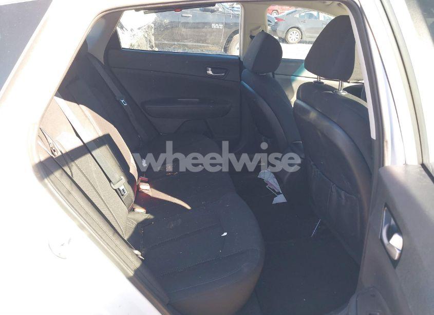 Photo 8 of 2018 Kia Optima LX (VIN 5XXGT4L39JG256348)