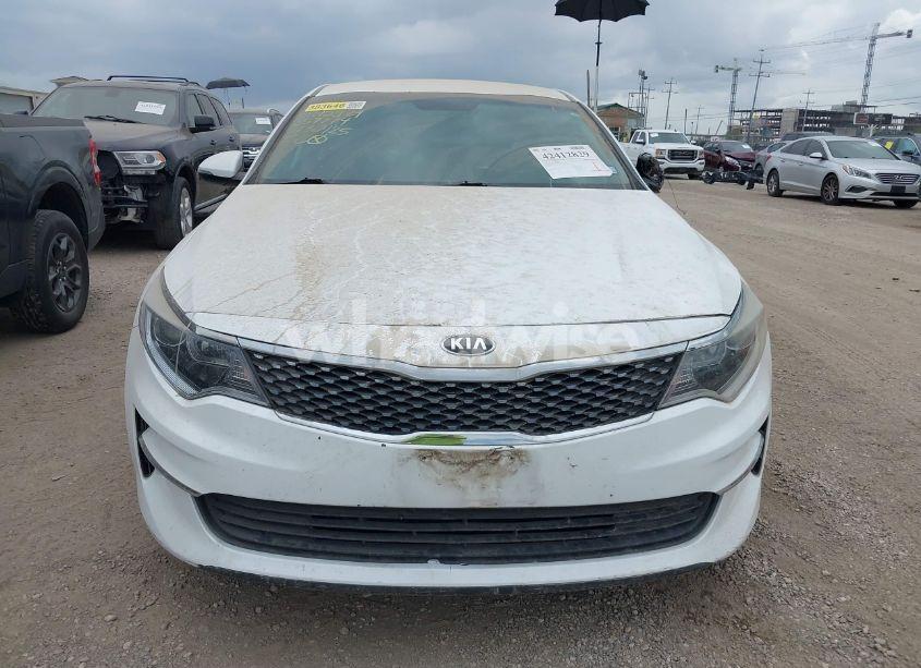 Photo 11 of 2018 Kia Optima LX (VIN 5XXGT4L39JG257774)