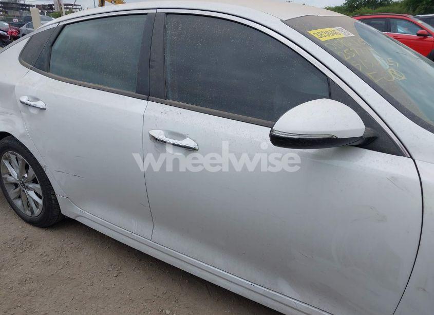 Photo 12 of 2018 Kia Optima LX (VIN 5XXGT4L39JG257774)