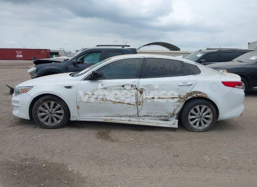 Photo 13 of 2018 Kia Optima LX (VIN 5XXGT4L39JG257774)