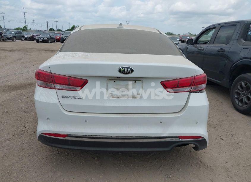 Photo 15 of 2018 Kia Optima LX (VIN 5XXGT4L39JG257774)
