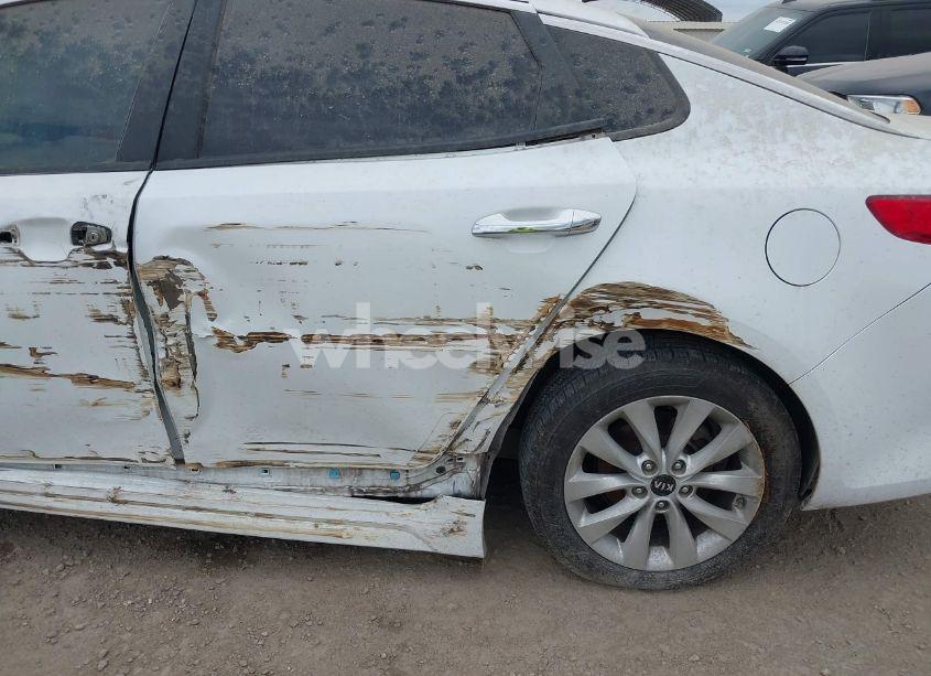 Photo 6 of 2018 Kia Optima LX (VIN 5XXGT4L39JG257774)