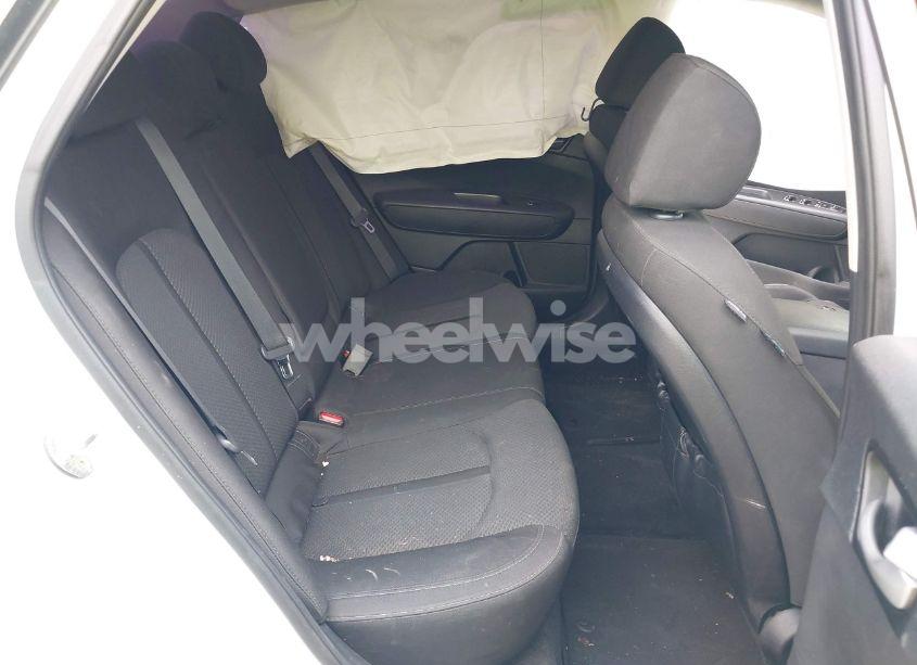 Photo 8 of 2018 Kia Optima LX (VIN 5XXGT4L39JG257774)