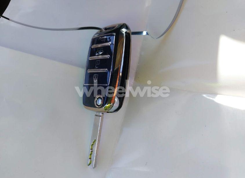 Photo 11 of 2018 Kia Optima LX (VIN 5XXGT4L39JG267138)