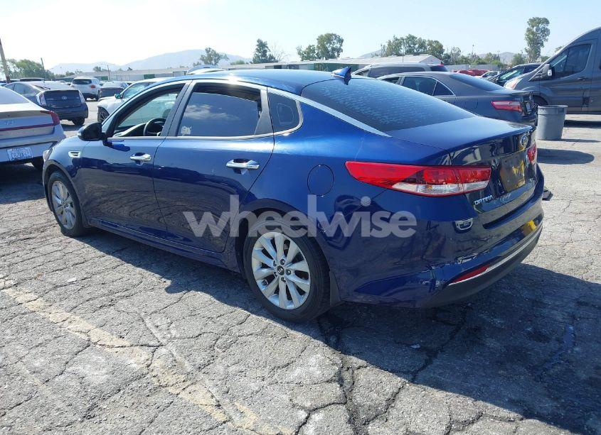 Photo 3 of 2018 Kia Optima LX (VIN 5XXGT4L39JG267138)