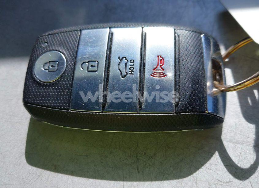 Photo 11 of 2019 Kia Optima S (VIN 5XXGT4L39KG296267)