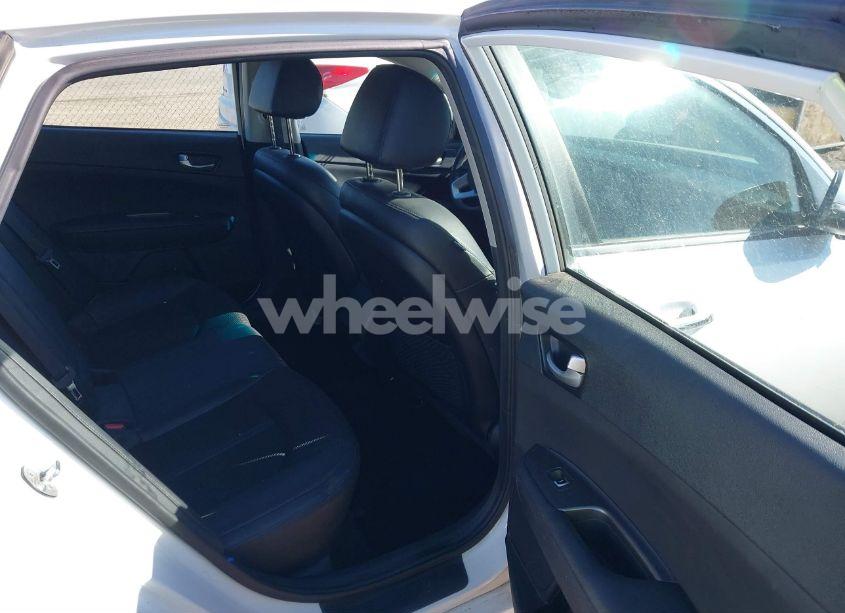 Photo 8 of 2019 Kia Optima S (VIN 5XXGT4L39KG296267)