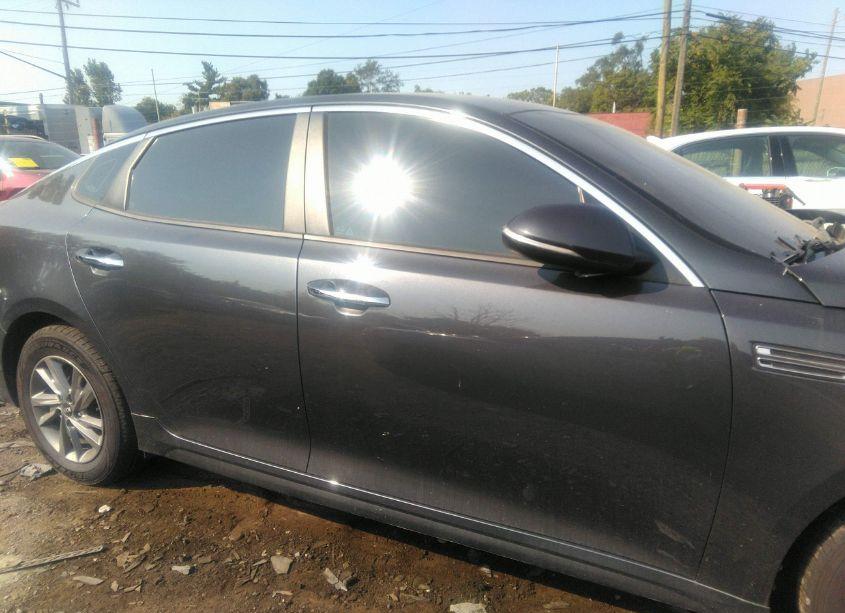 Photo 13 of 2019 Kia Optima LX (VIN 5XXGT4L39KG298844)