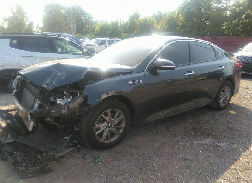 Photo 2 of 2019 Kia Optima LX (VIN 5XXGT4L39KG298844)