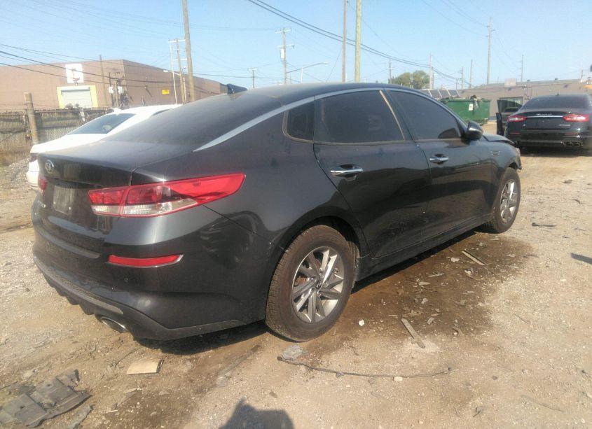 Photo 4 of 2019 Kia Optima LX (VIN 5XXGT4L39KG298844)