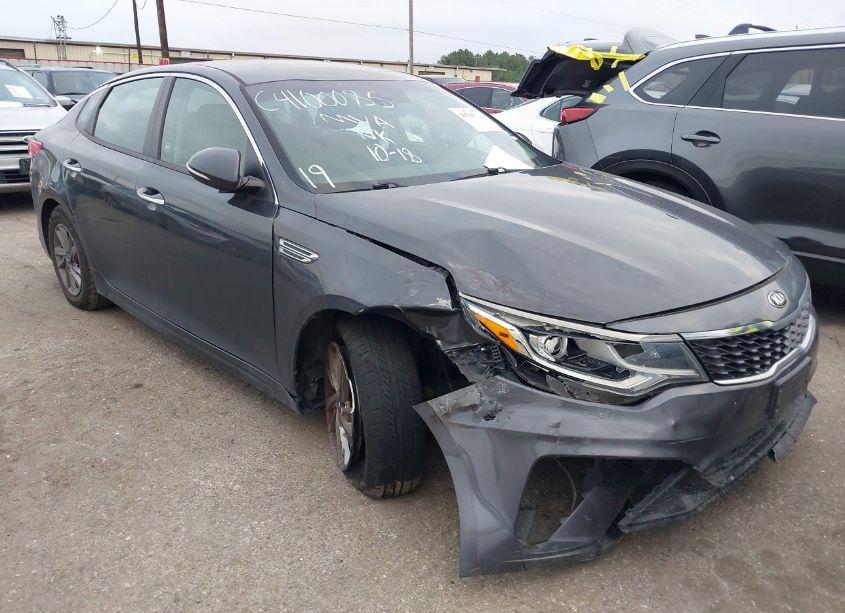 2019 Kia Optima LX (VIN 5XXGT4L39KG321698) main photo