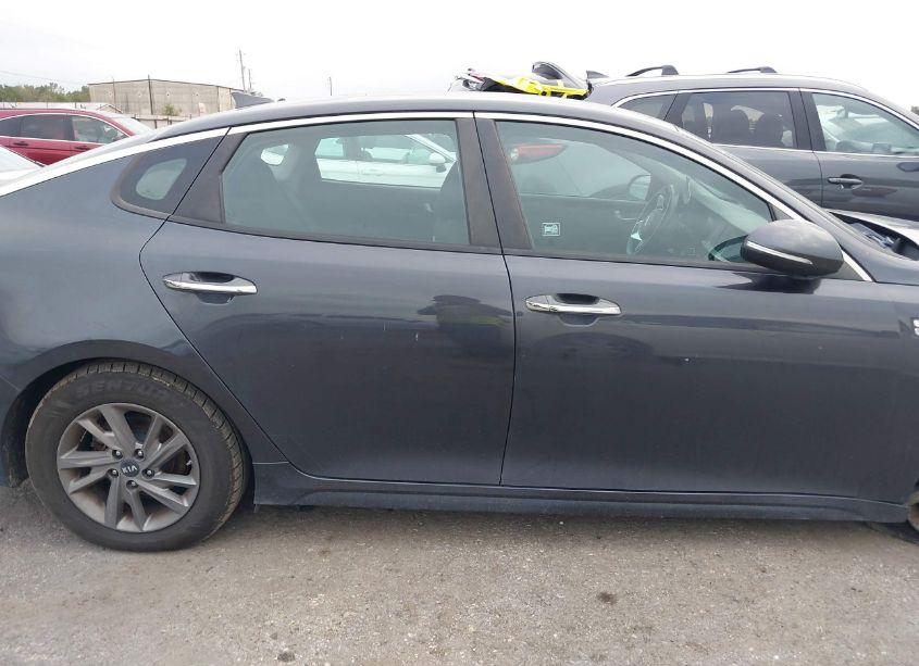 Photo 12 of 2019 Kia Optima LX (VIN 5XXGT4L39KG321698)