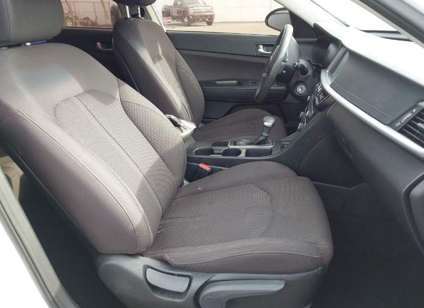 Photo 5 of 2019 Kia Optima LX (VIN 5XXGT4L39KG323743)