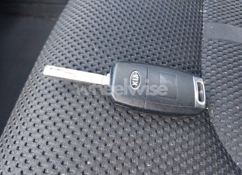 Photo 11 of 2019 Kia Optima LX (VIN 5XXGT4L39KG340865)