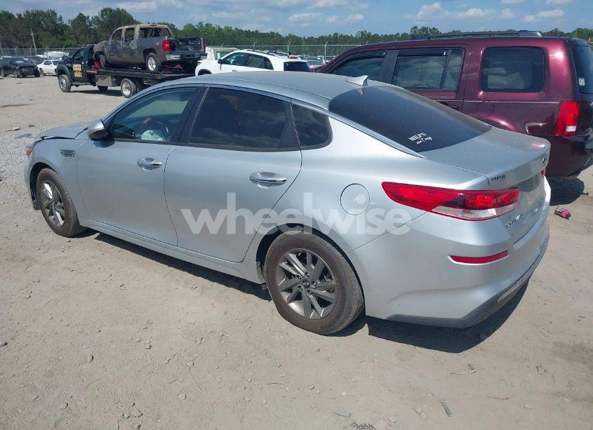 Photo 3 of 2019 Kia Optima LX (VIN 5XXGT4L39KG340865)