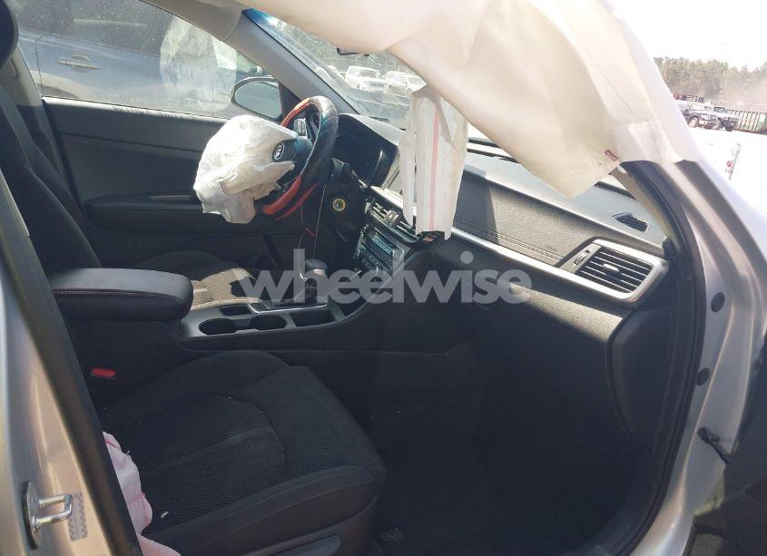 Photo 5 of 2019 Kia Optima LX (VIN 5XXGT4L39KG340865)