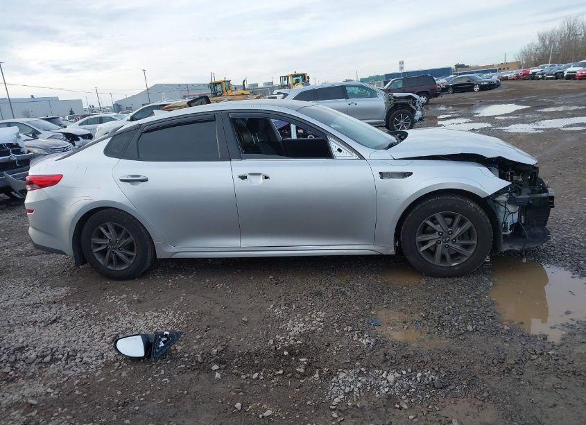Photo 13 of 2019 Kia Optima LX (VIN 5XXGT4L39KG340896)