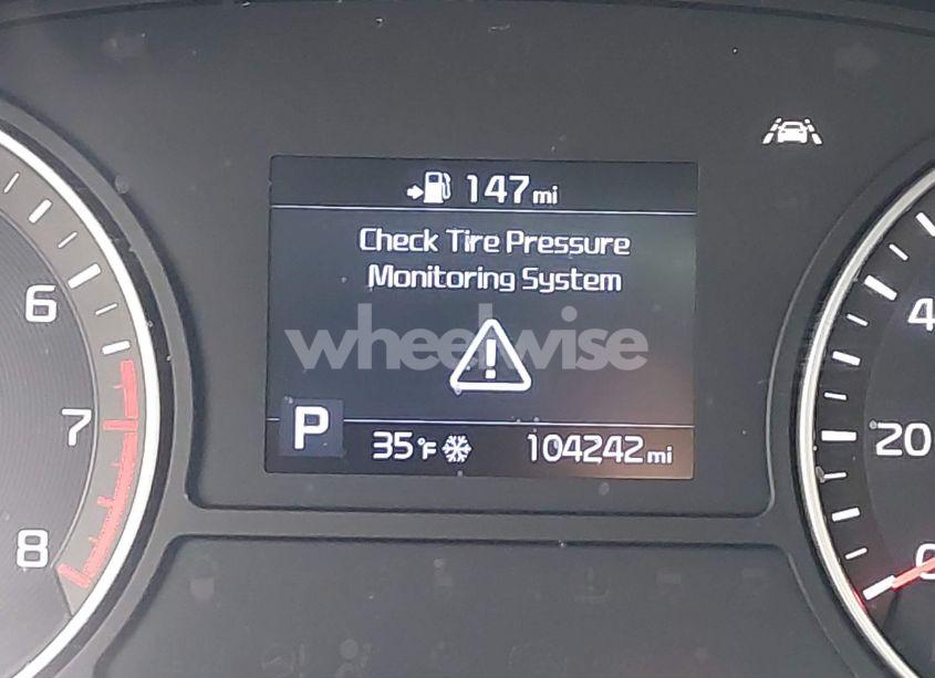 Photo 15 of 2019 Kia Optima LX (VIN 5XXGT4L39KG341935)