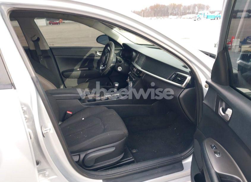 Photo 5 of 2019 Kia Optima LX (VIN 5XXGT4L39KG341935)