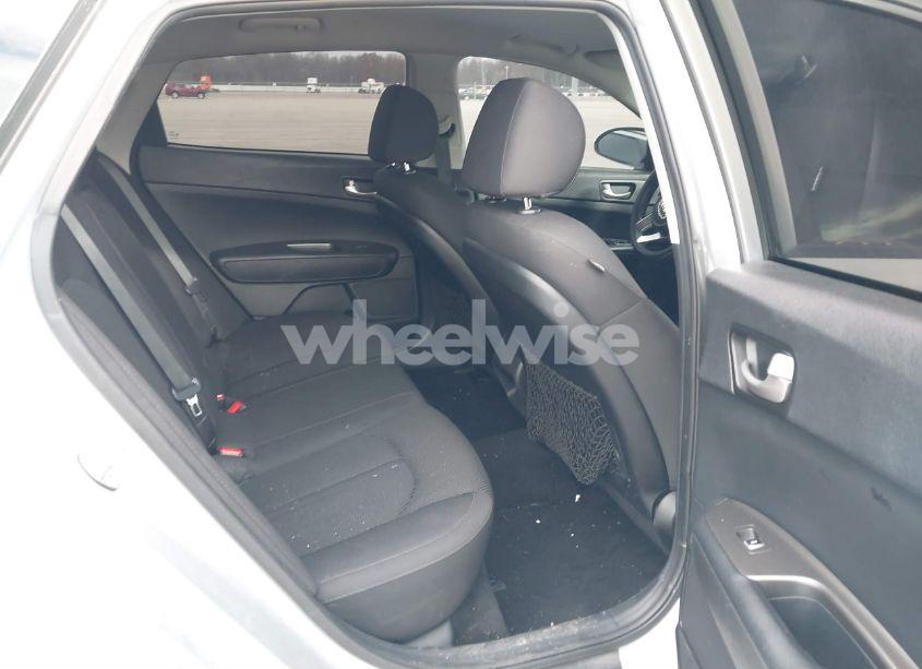 Photo 8 of 2019 Kia Optima LX (VIN 5XXGT4L39KG341935)