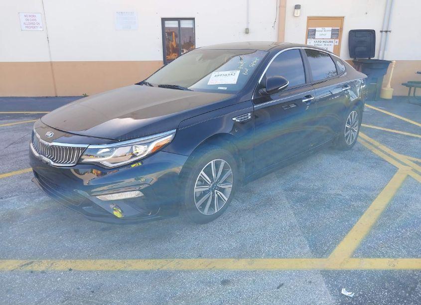 Photo 2 of 2019 Kia Optima LX (VIN 5XXGT4L39KG362364)