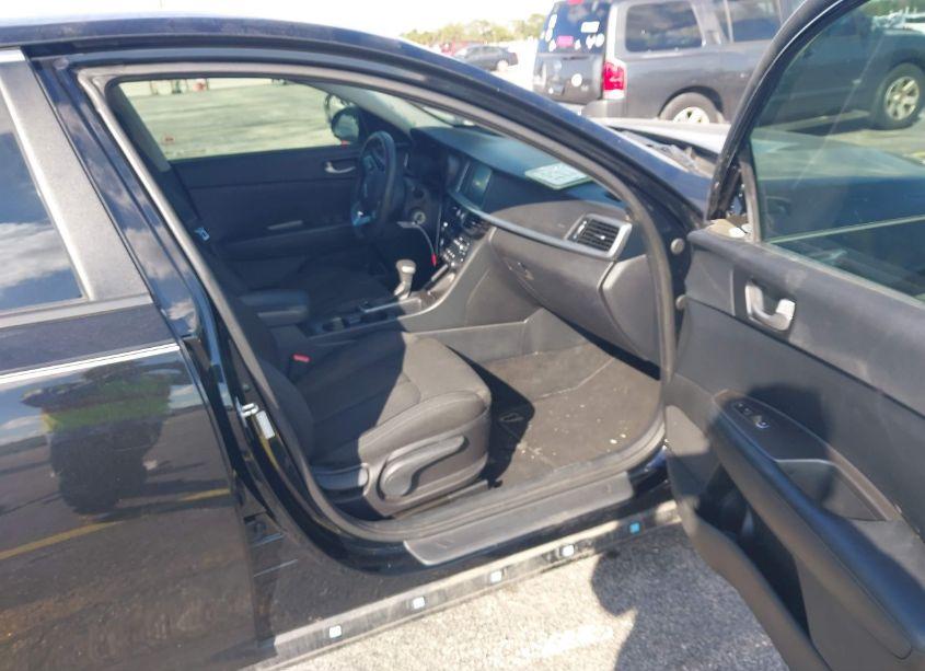 Photo 5 of 2019 Kia Optima LX (VIN 5XXGT4L39KG362364)