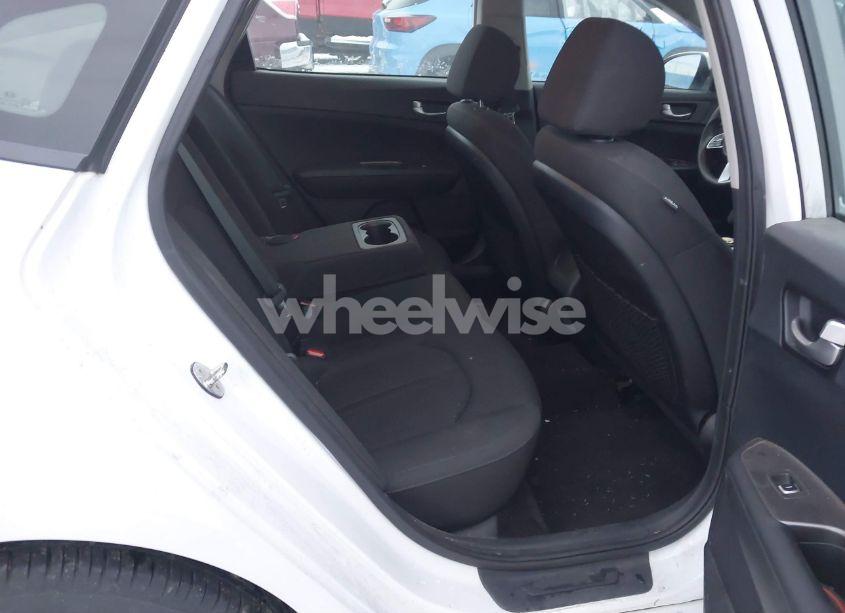 Photo 8 of 2019 Kia Optima LX (VIN 5XXGT4L39KG370111)