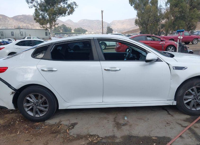Photo 12 of 2020 Kia Optima LX (VIN 5XXGT4L39LG402735)